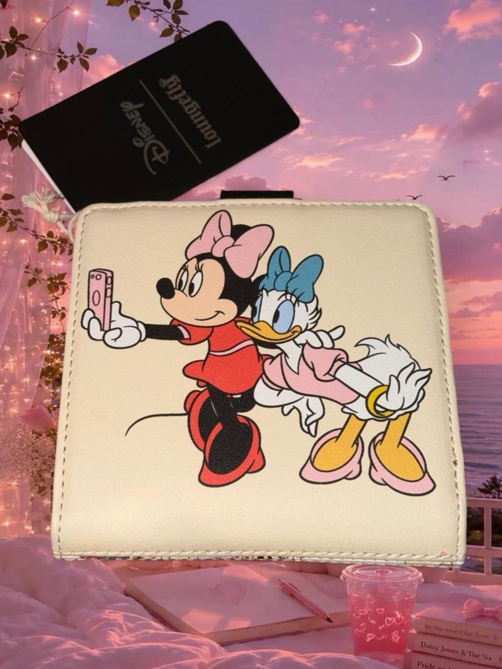 Loungefly Cream Minnie Mouse & Daisy Selfie Wallet with Pink and Blue Accents - Picture 1 of 2